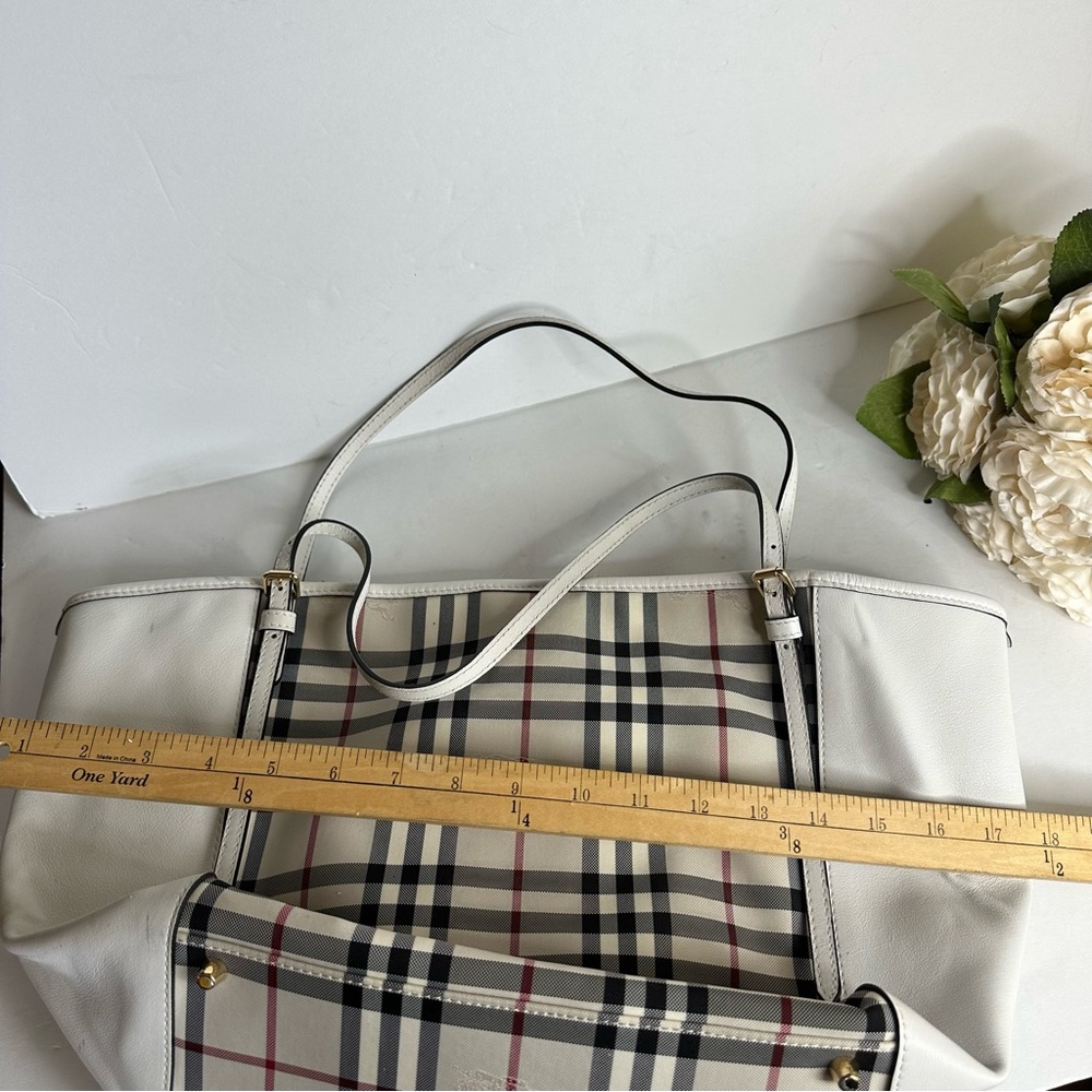 Burberry White Leather & Beige Nova Check Tote - Picture 13 of 15